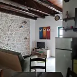 Lucija Peros Ii *